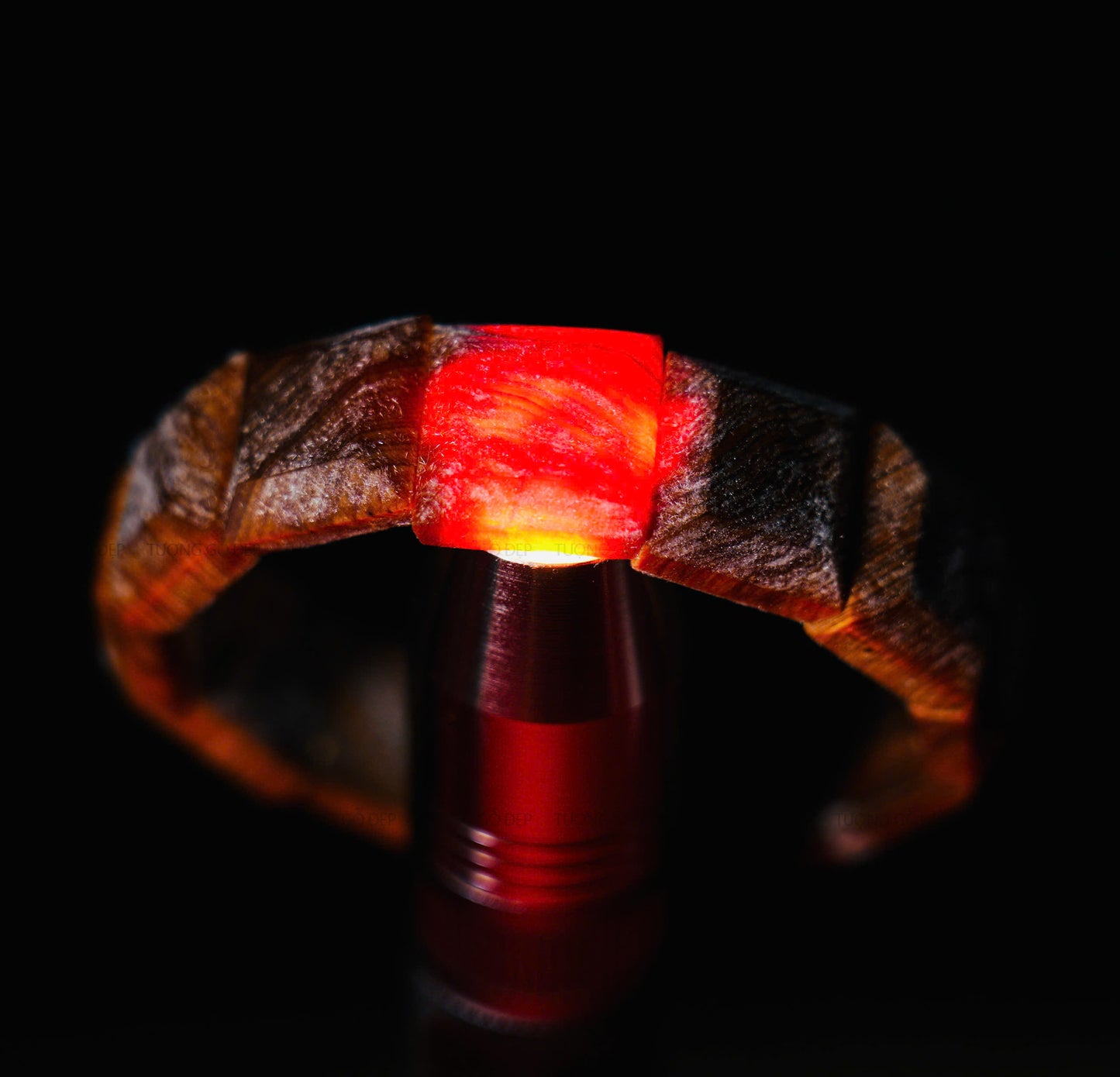 Lucent Block | 18mm Honey-Red Wood Beads