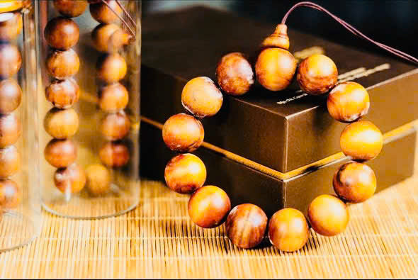Sacred Root | Vietnamese Aromatic Wood Bracelet – 18mm
