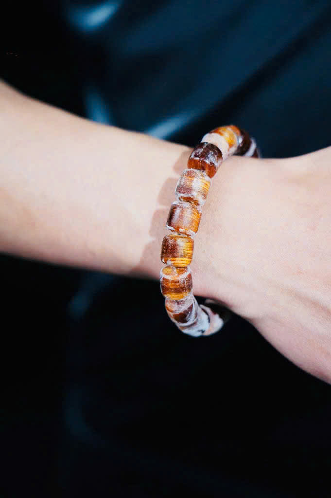 Silent Curve | 12mm Premium Cocoon Beads