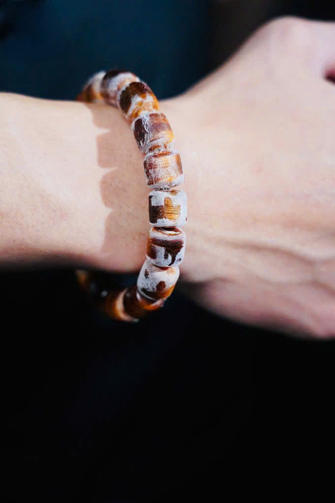 Silent Curve | 12mm Premium Cocoon Beads